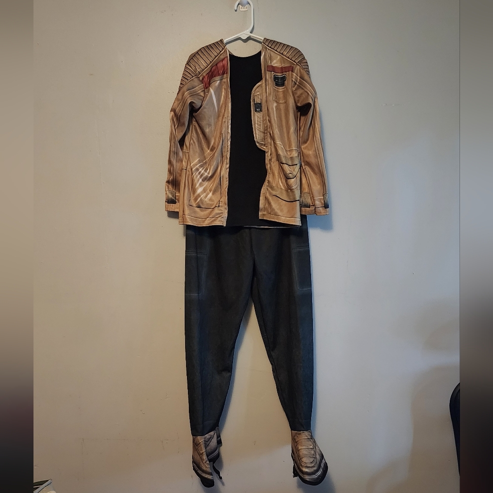 Star Wars Finn DLX Battler Costume small